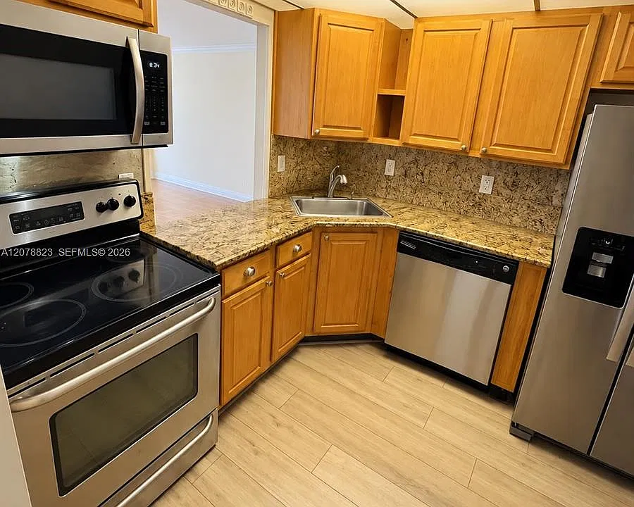 501 Three Islands Blvd #214