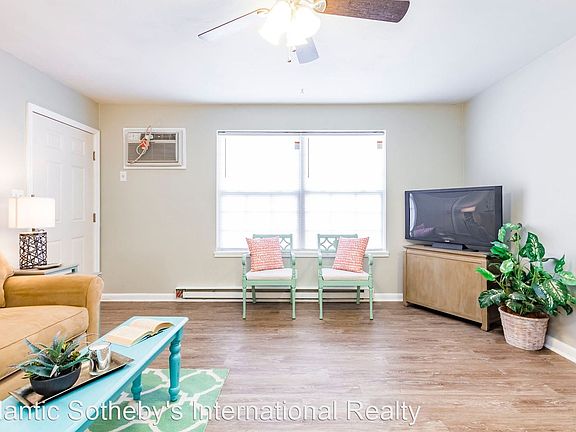 4th image of 1203 Hillside Ave #G3
