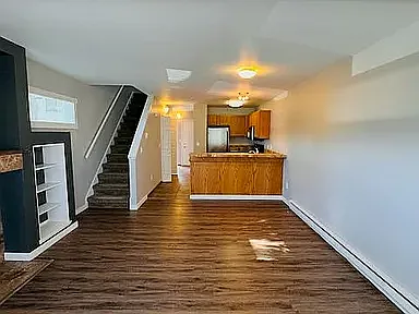 2 bed, 1.5 bath, 936 sqft, $1,600 — Photo 3