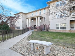 9225 Medicine Lake Rd APT 110B, Golden Valley, MN 55427