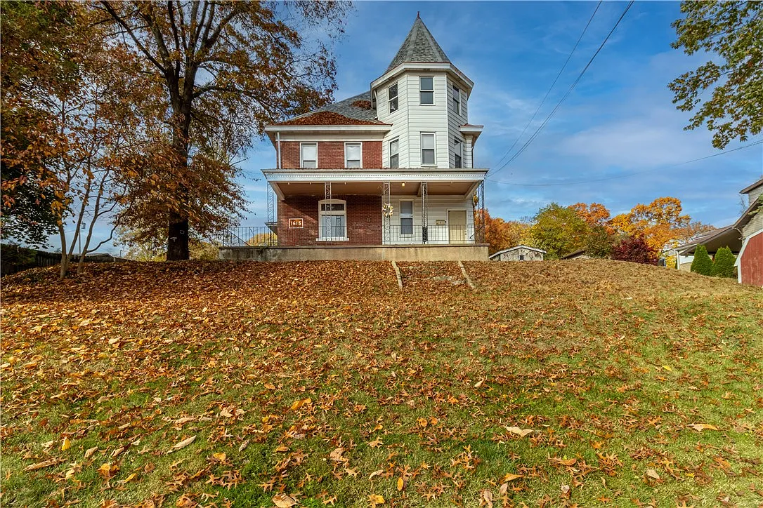 1615 Beech St photo 1