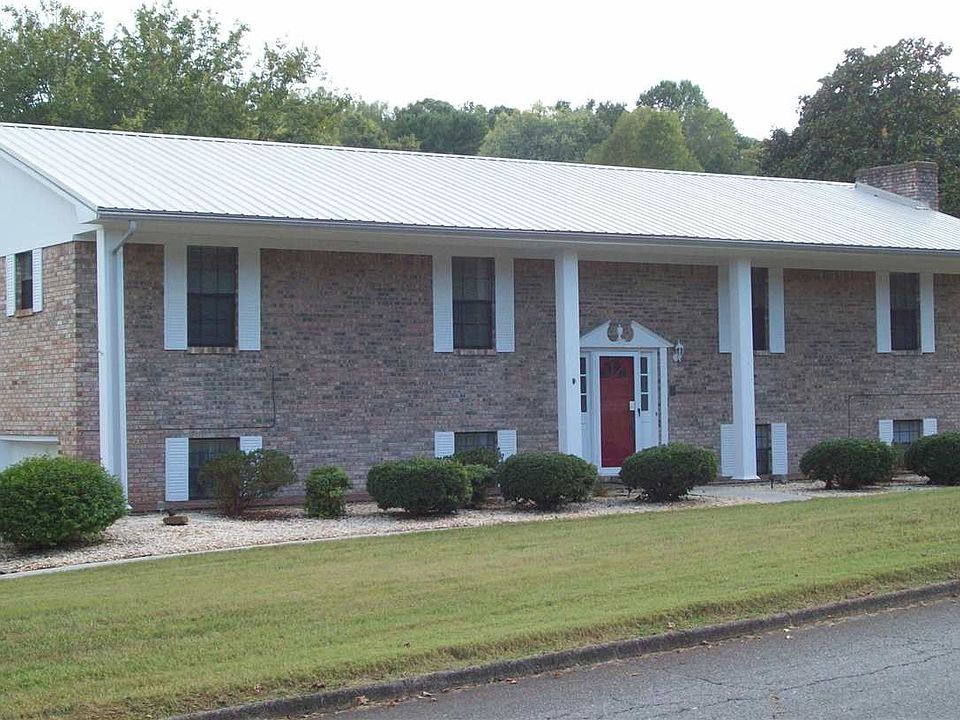 1st image of 2115 Seven Oaks Dr