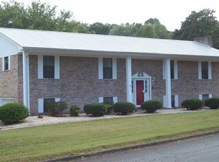 2115 Seven Oaks Dr, Morristown, TN 37814
