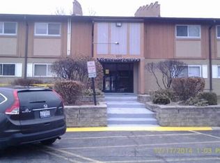 860 E Old Willow Rd APT 124, Prospect Heights, IL 60070