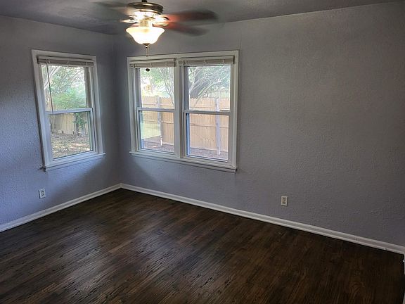 4th image of 3328 Henry Dr