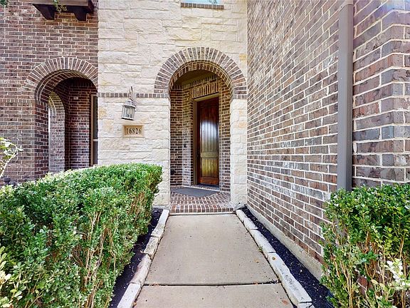 3rd image of 16826 E Green Ripple Cir