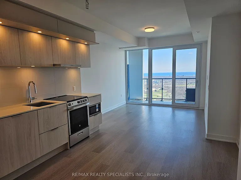 448 Burnhamthorpe Rd W #3810 — Photo 2