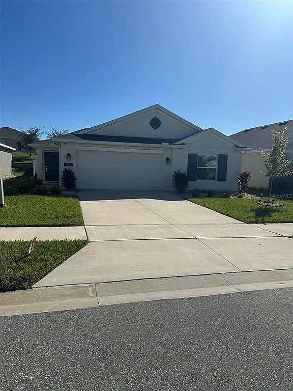 4 bed, 2.0 bath, 1841 sqft, $2,600 — Photo 1