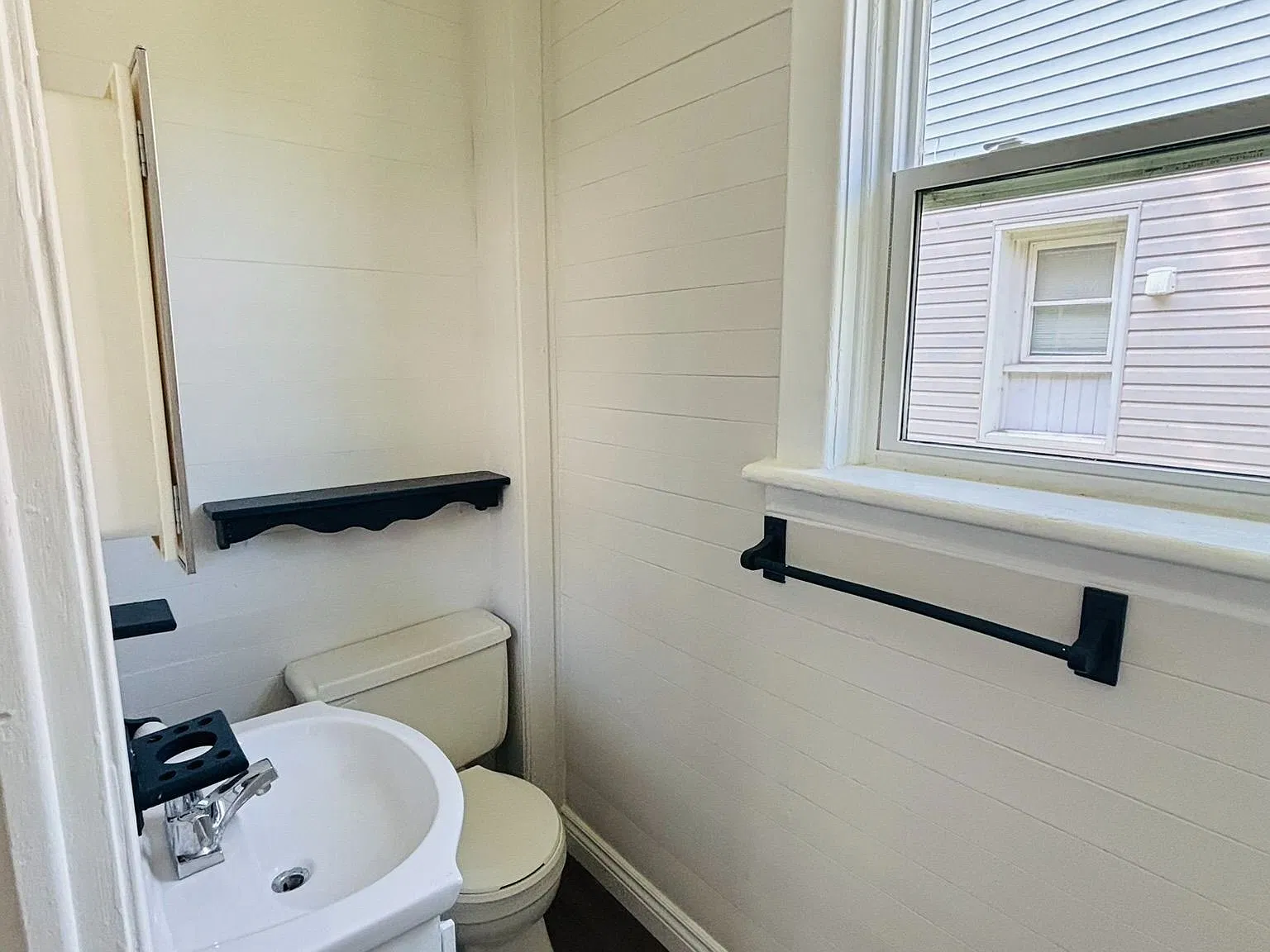 4 bed, $2,850 — Photo 4