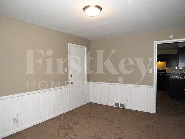 4430 Wycombe Ln — Photo 5