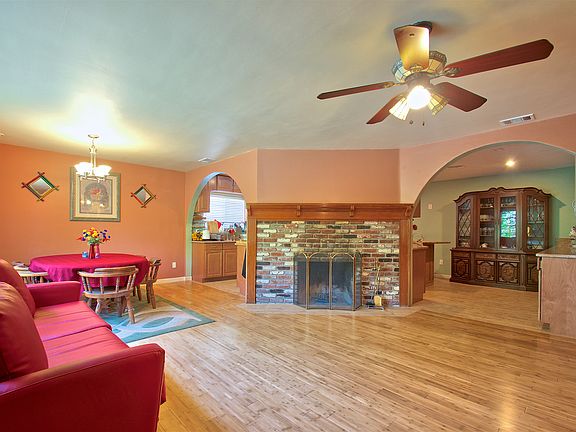 5th image of 2303 Glenrose Ave