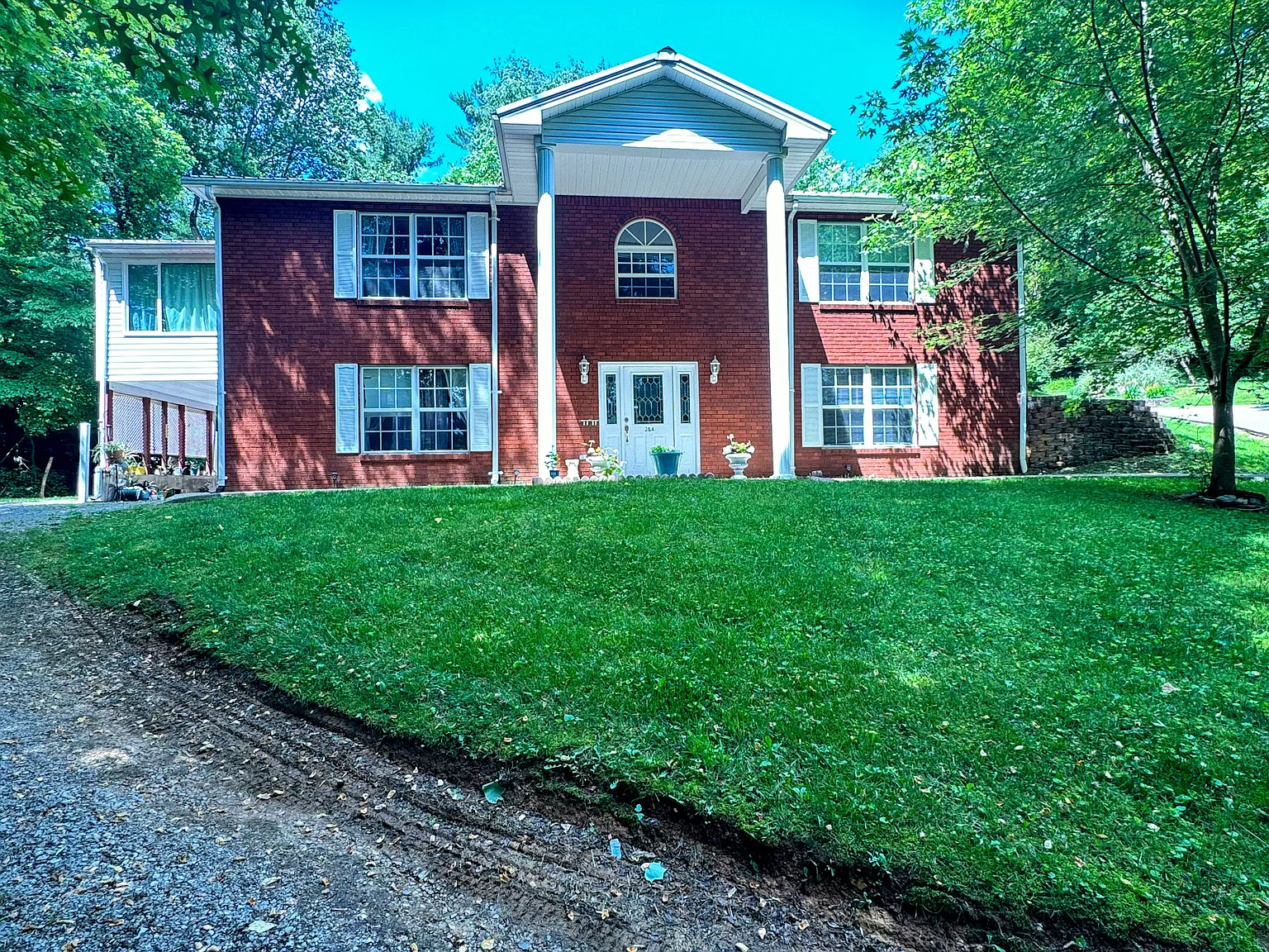 101 Loveless Ln — Photo 1