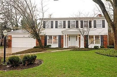 1st image of 1560 Woodvale Ave