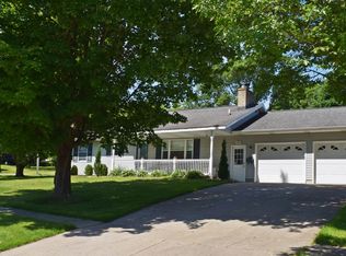 402 Lincoln St, Ludington, MI 49431