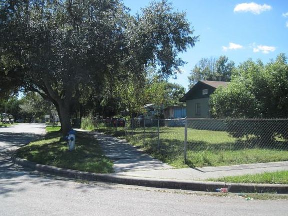 5th image of 4834 Cutler St