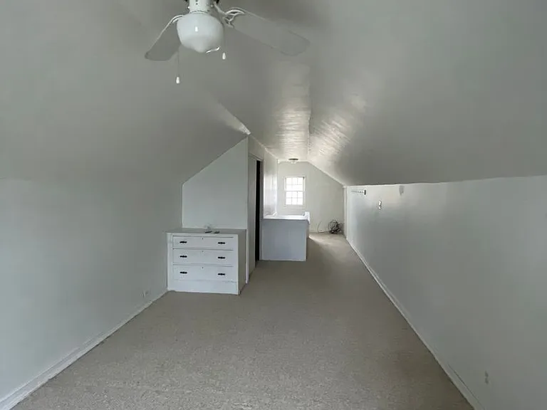 241 Boughey St — Photo 14
