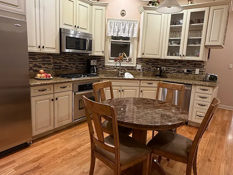2435 W Rice St #2 — Photo 11
