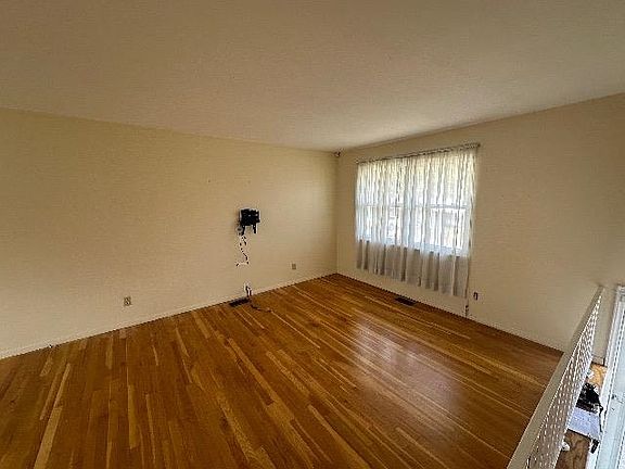 2nd image of 226 Nedra Dr