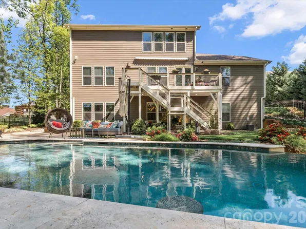 111 Abbeville Ln, Mooresville, NC 28117