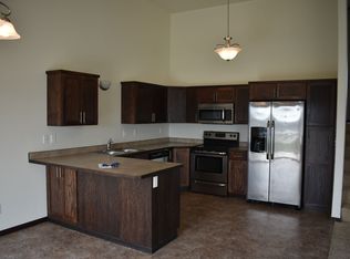 453 Foxtail Dr, West Fargo, ND