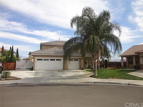 3rd image of 325 Clydesdale Ct