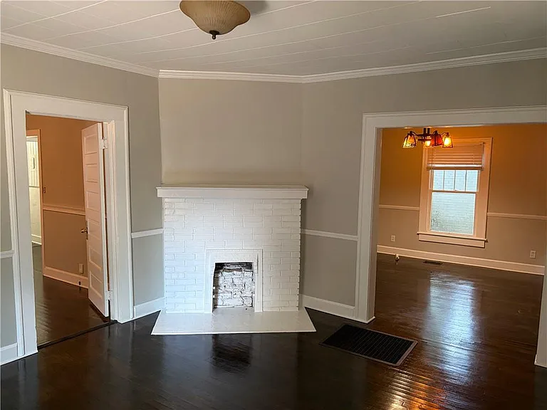 1786 Linwood Ave — Photo 6