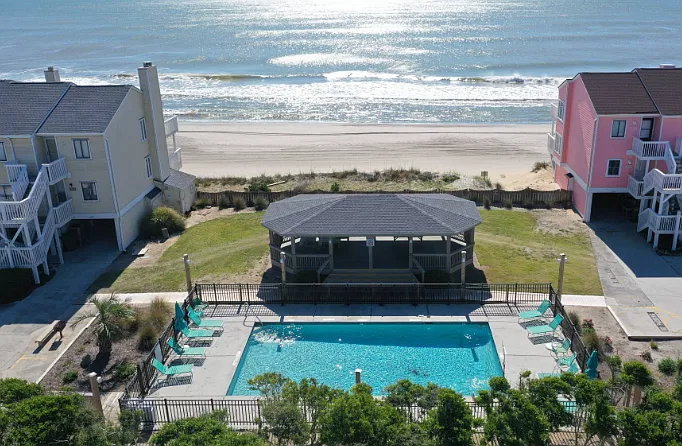 2 bed, 916 sqft, $4,300 — Photo 2
