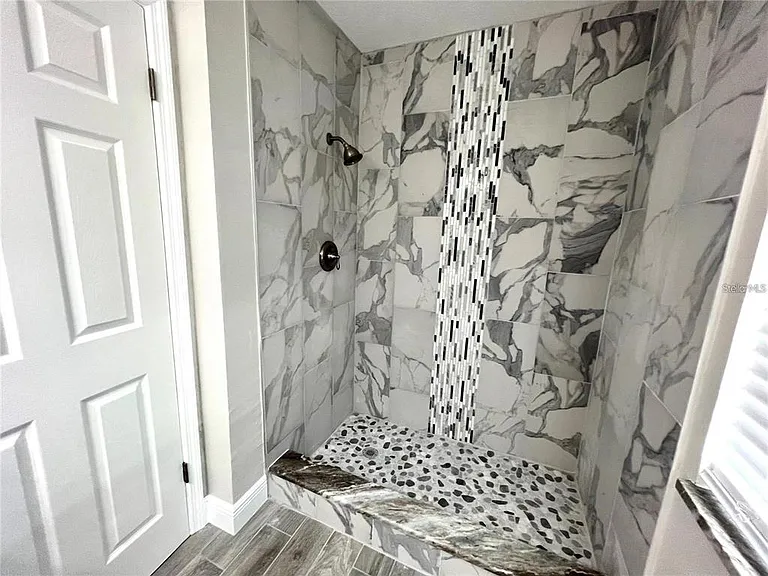 912 La Jolla Ave — Photo 17