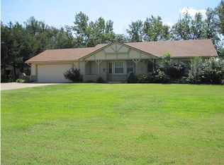 438 S Socora Dr, Wichita, KS 67209