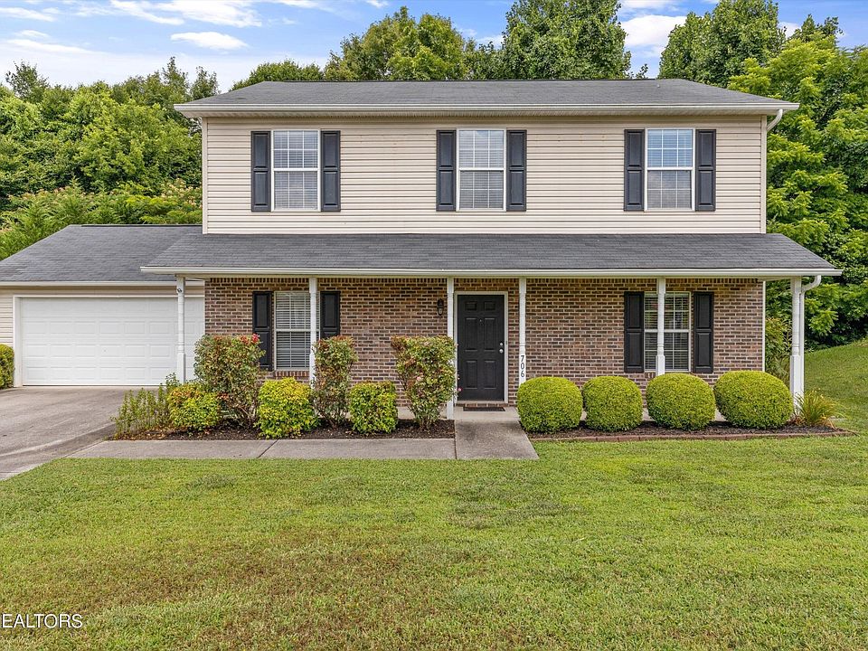 1st image of 706 Fox Landing Ln