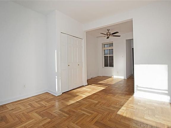 4th image of 403 W 21st St APT 5W