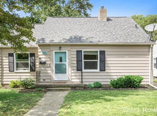 1015 Northlawn St NE, Grand Rapids, MI 49505