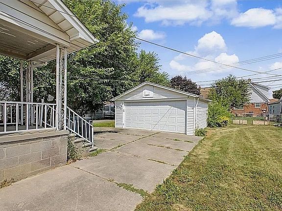 4th image of 6128 Yinger Ave