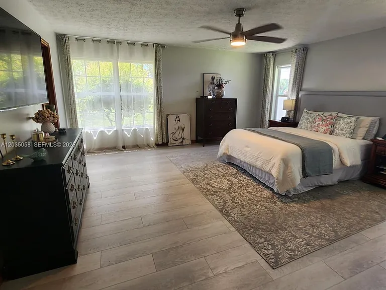 6101 Palmetto Dr — Photo 4