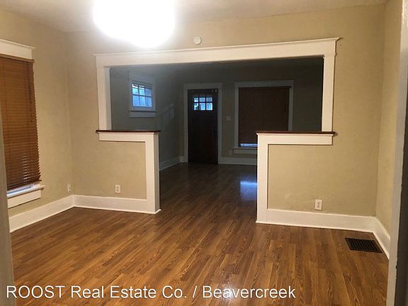 3rd image of 1025 Redfern Ave