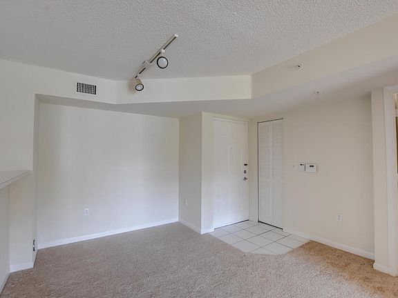 4th image of 4832 N State Road 7 #7106
