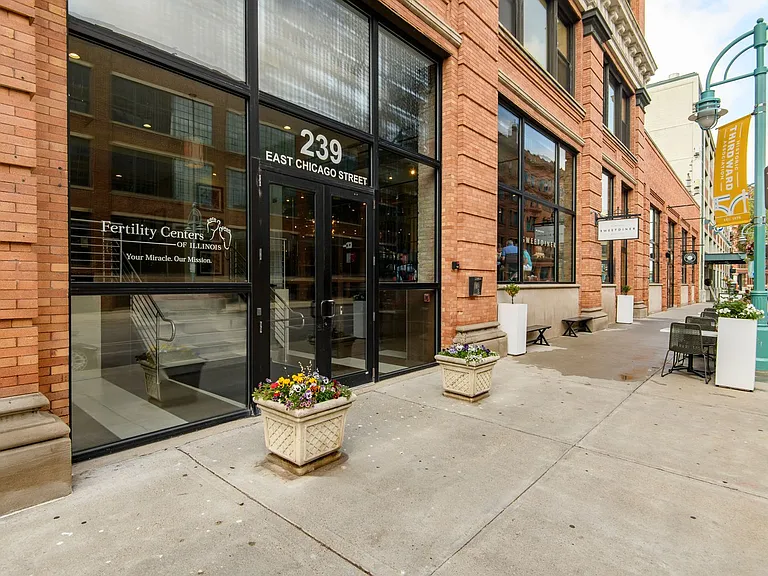 239 E Chicago St #307 — Photo 2