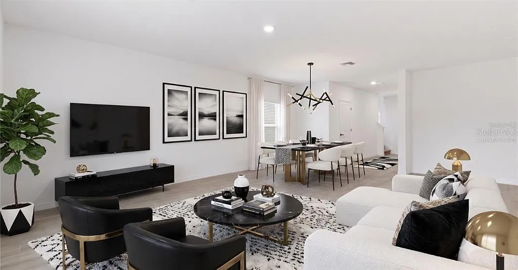 5 bed, 2.5 bath, 2215 sqft, $3,200 — Photo 3