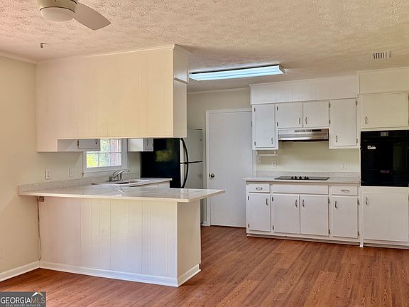 3rd image of 63 Williams St