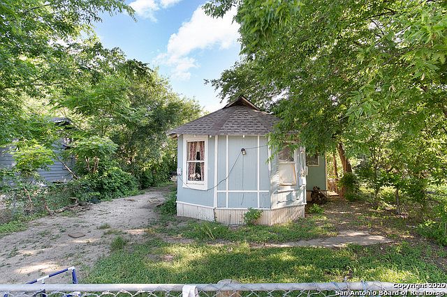 1st image of 231 Lucas St