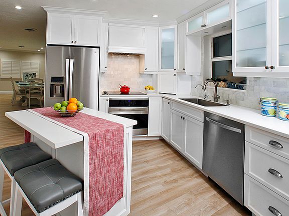 2nd image of 5501 N Ocean Blvd