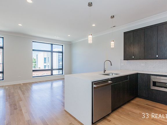 4th image of 1857 W Chicago Ave #2