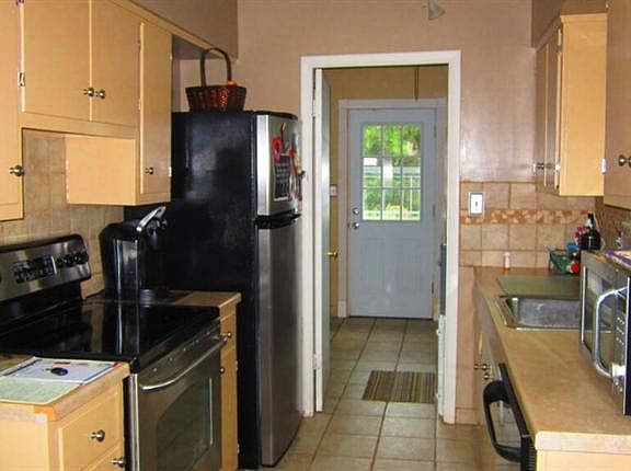 4th image of 4403 Ferndale Dr