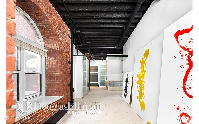 Rented by Douglas Elliman | media 14