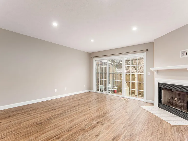 1807 Hobbes Dr — Photo 5