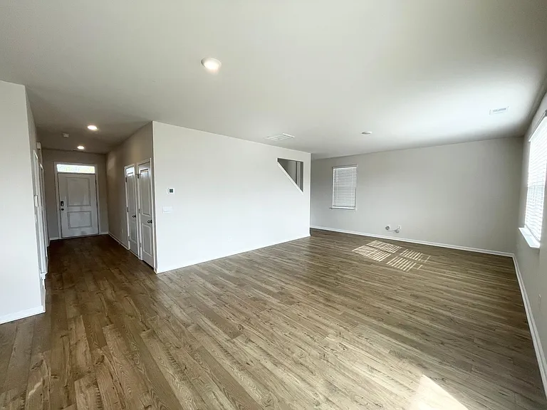 3197 Bells Lake Cir — Photo 10