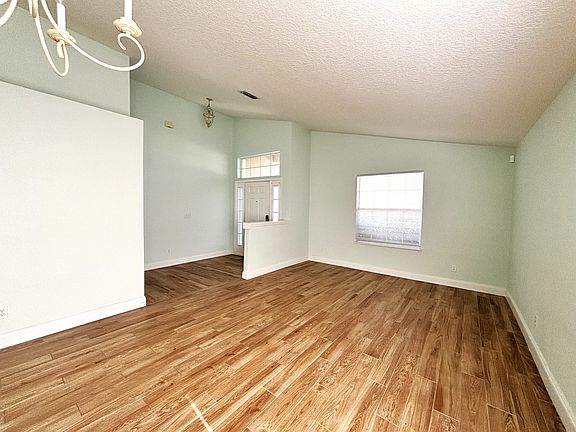 3rd image of 4663 Doral Park Ave