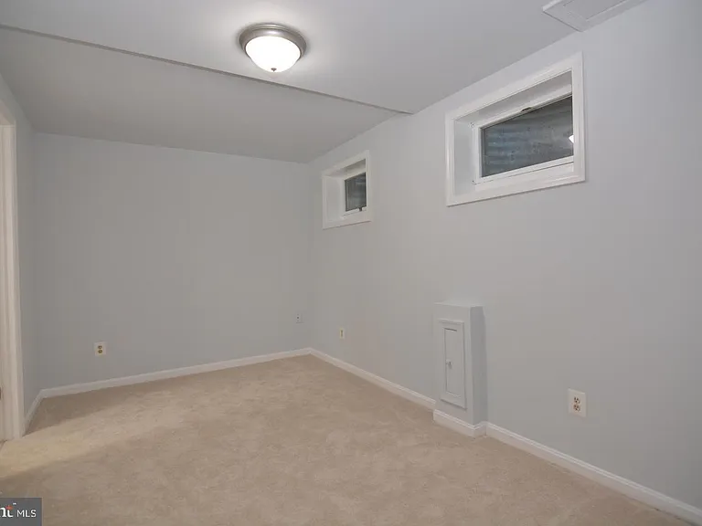 714 Hurley Ave — Photo 13