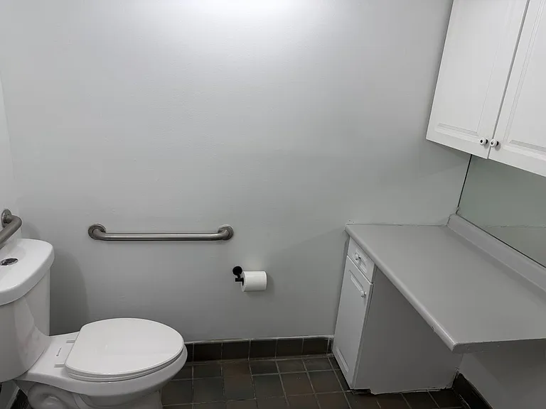 Park Place Apartments — Photo 18