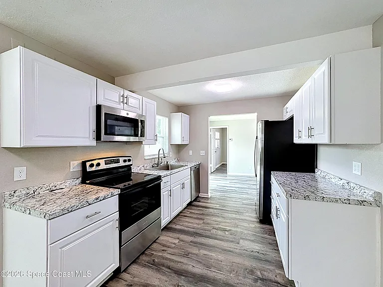 1525 Polaris St — Photo 2